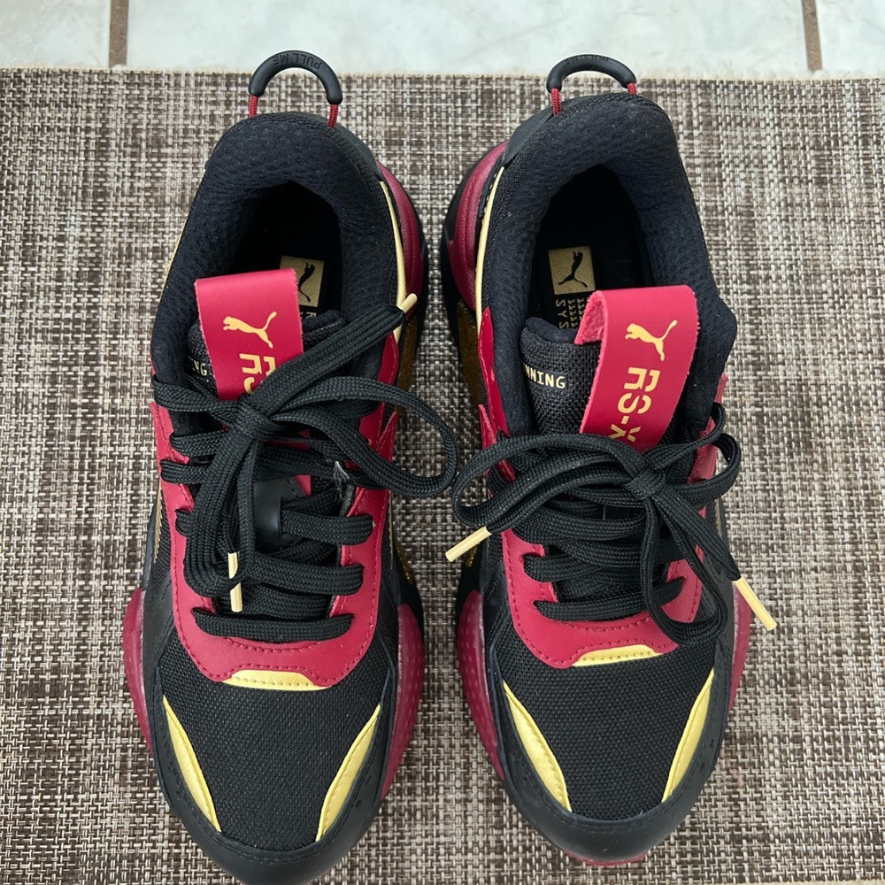 Women’s Puma RSX size 7.5 worn once in excellent conditions